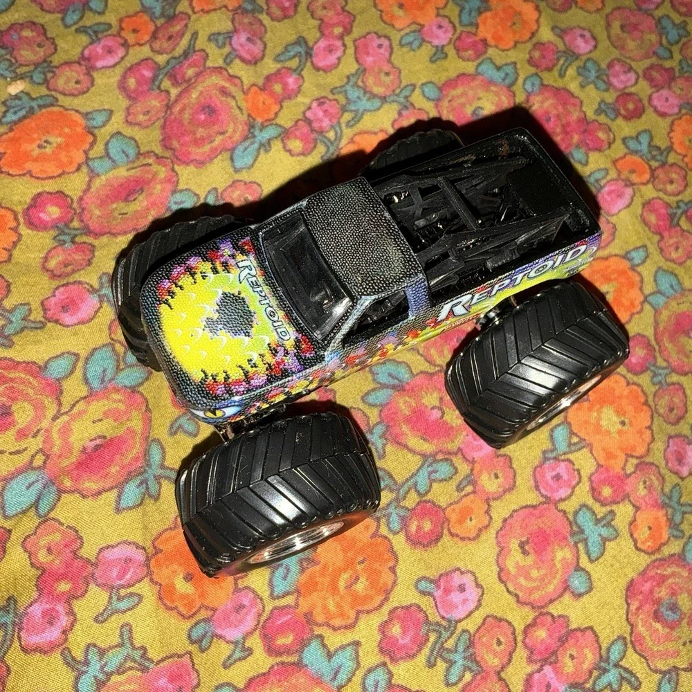 2004 Hot Wheels Monster Jam REPTOID Pickup Truck METAL Diecast 1:64